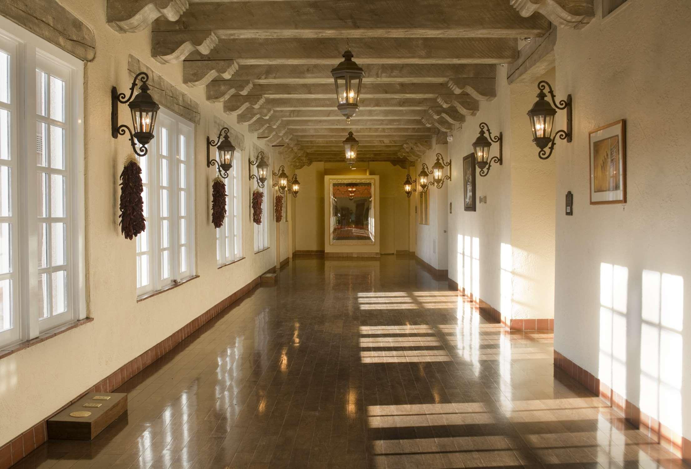 Отель Hilton Santa Fe Historic Plaza Экстерьер фото