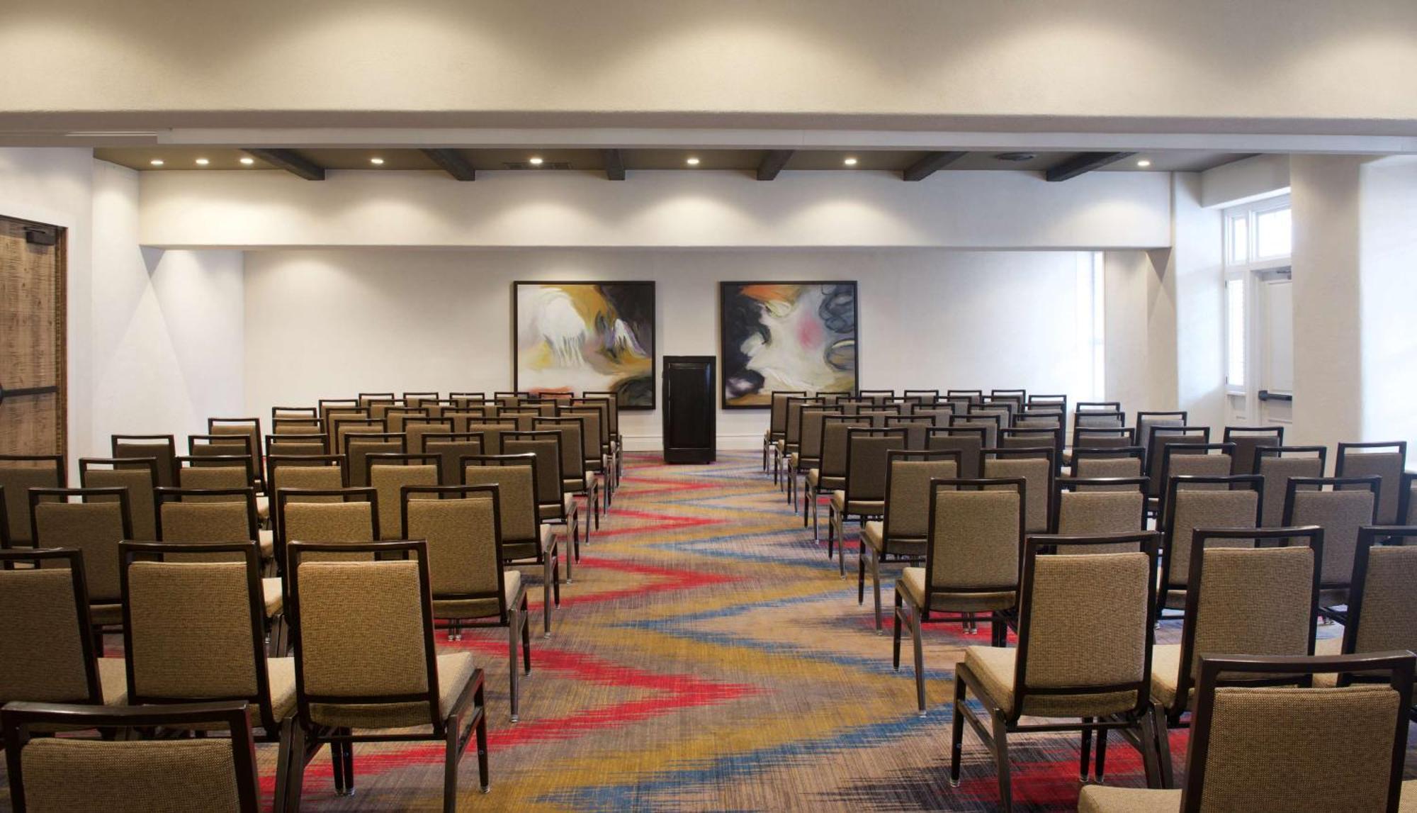Отель Hilton Santa Fe Historic Plaza Экстерьер фото