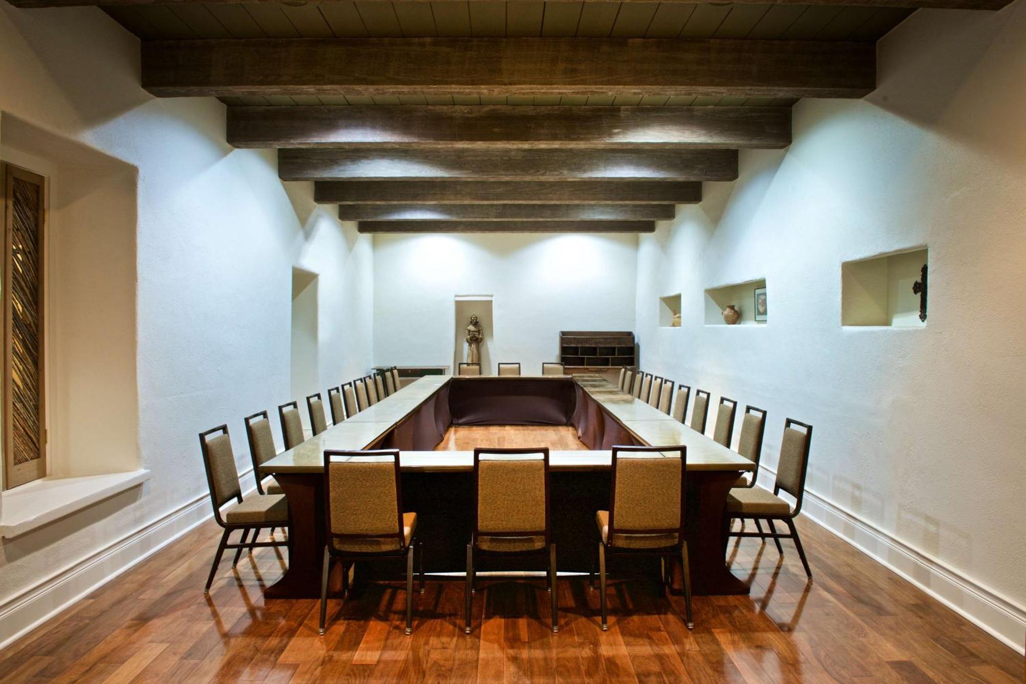 Отель Hilton Santa Fe Historic Plaza Экстерьер фото