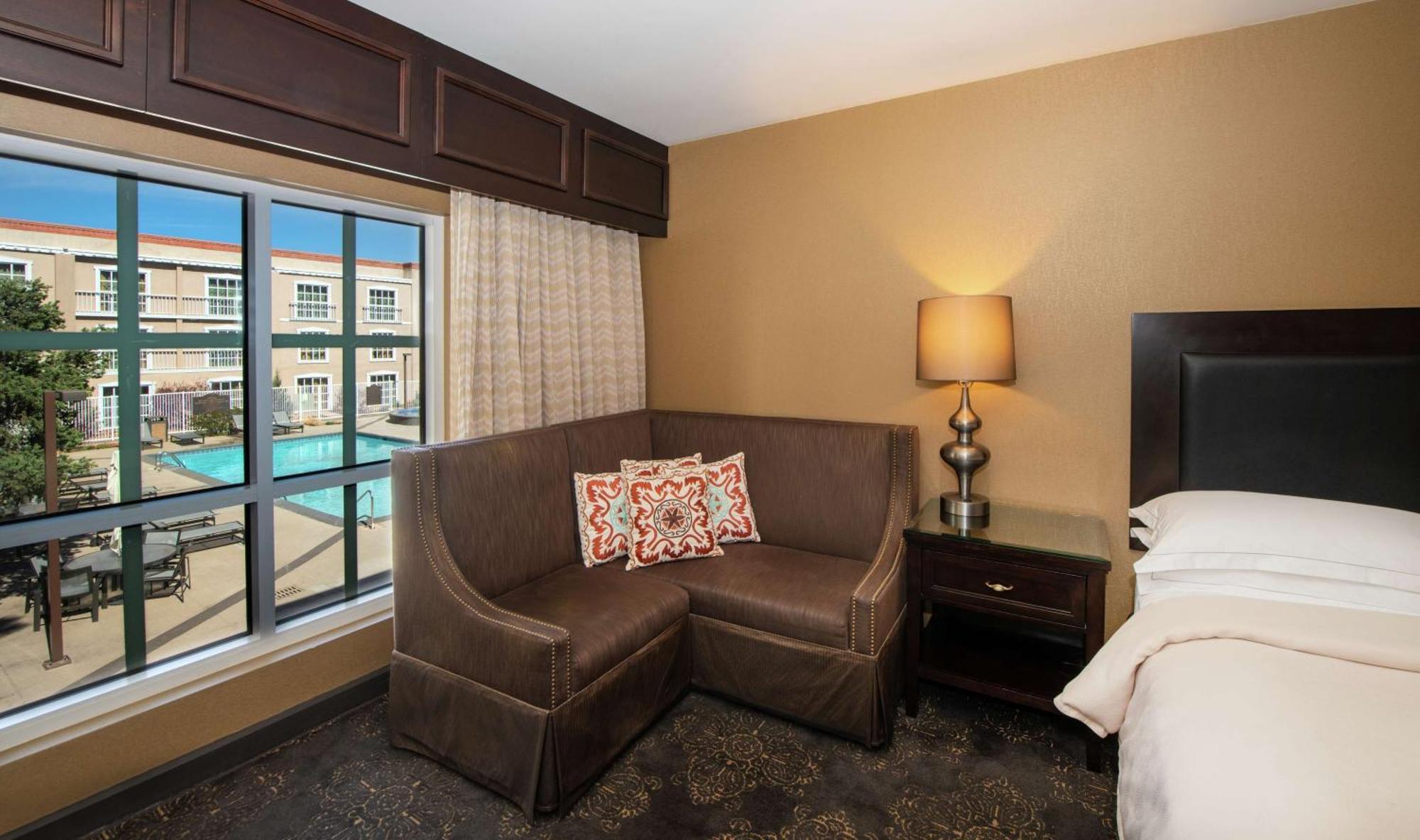 Отель Hilton Santa Fe Historic Plaza Экстерьер фото