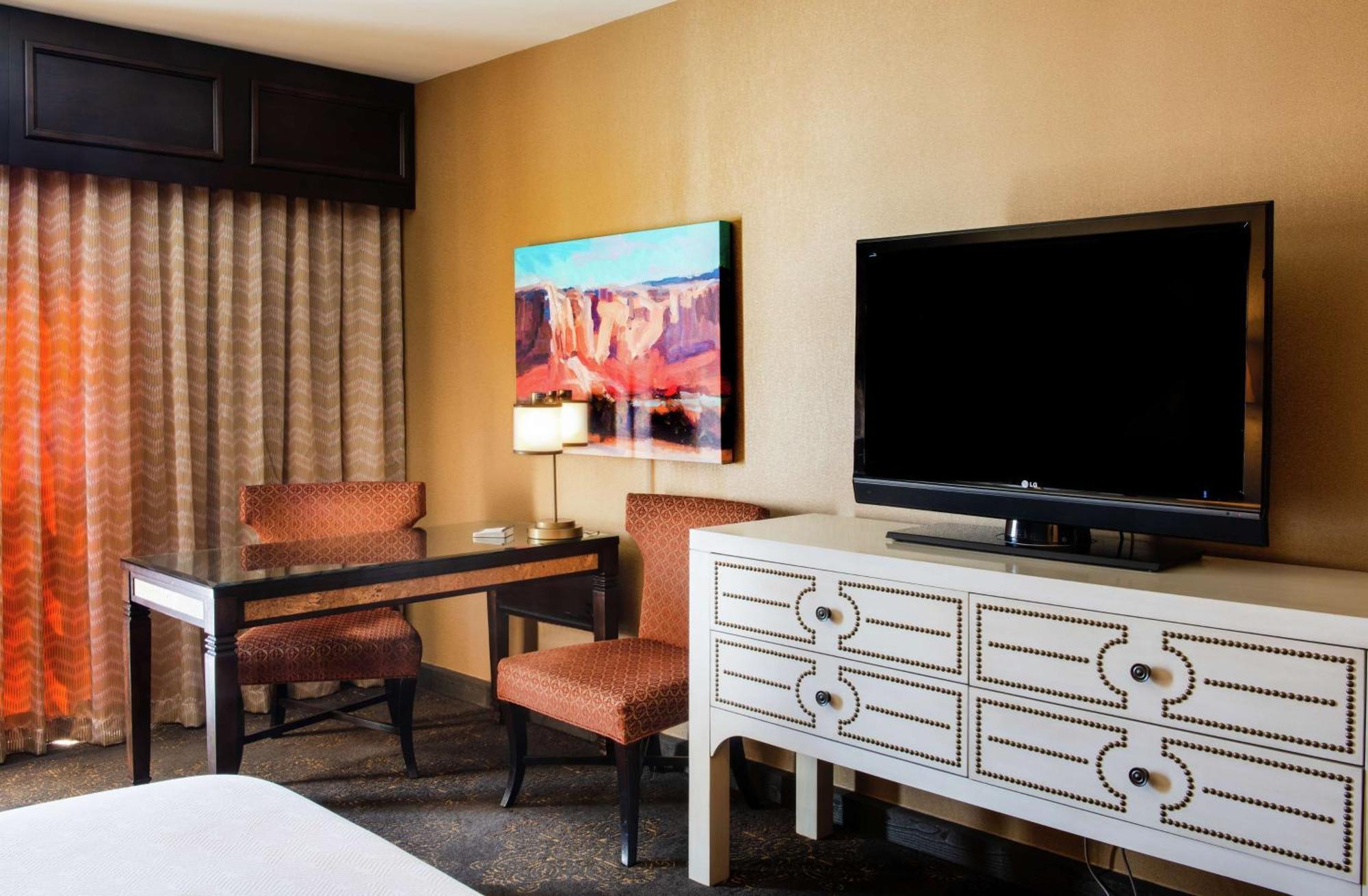 Отель Hilton Santa Fe Historic Plaza Экстерьер фото