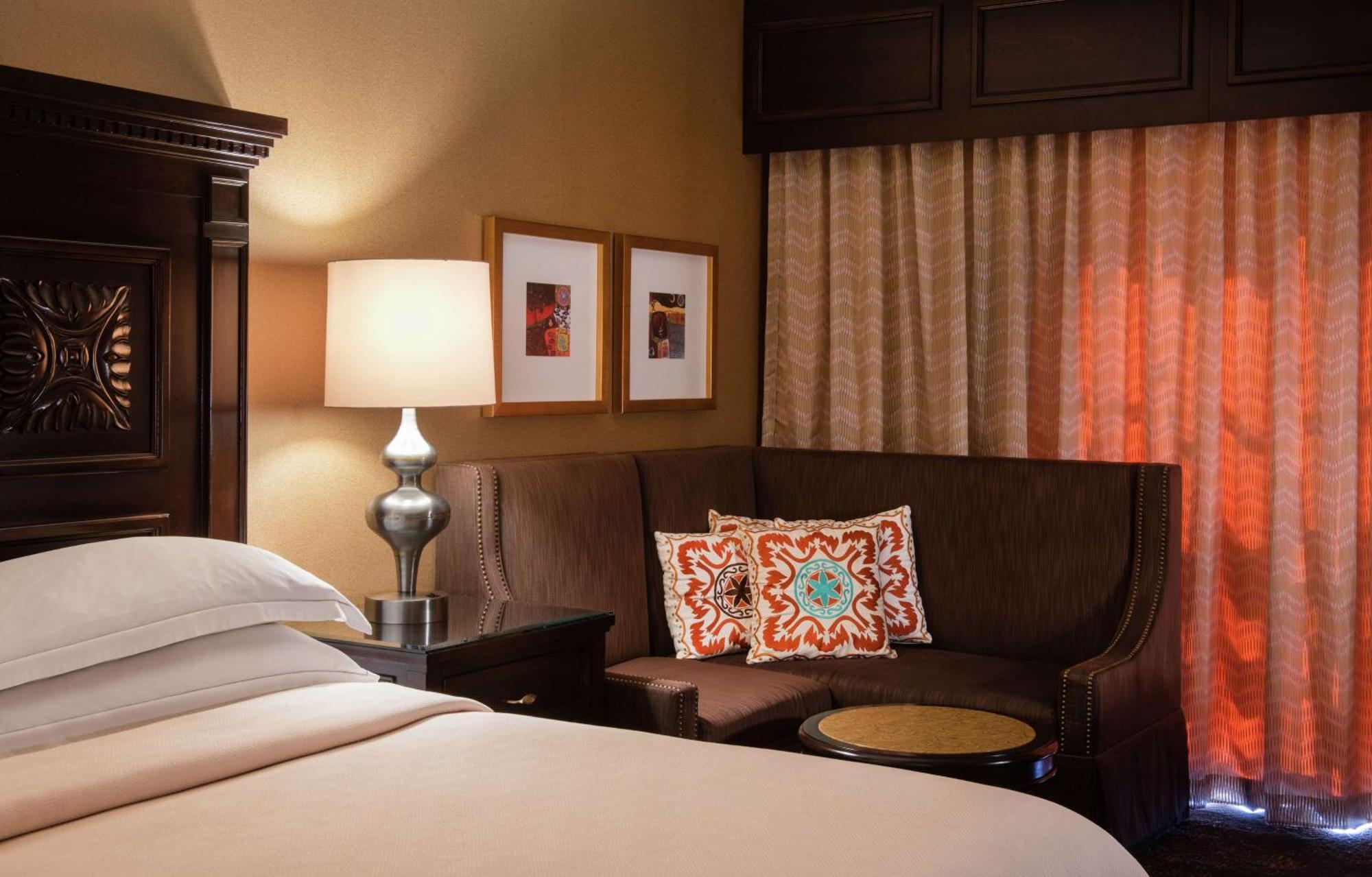 Отель Hilton Santa Fe Historic Plaza Экстерьер фото