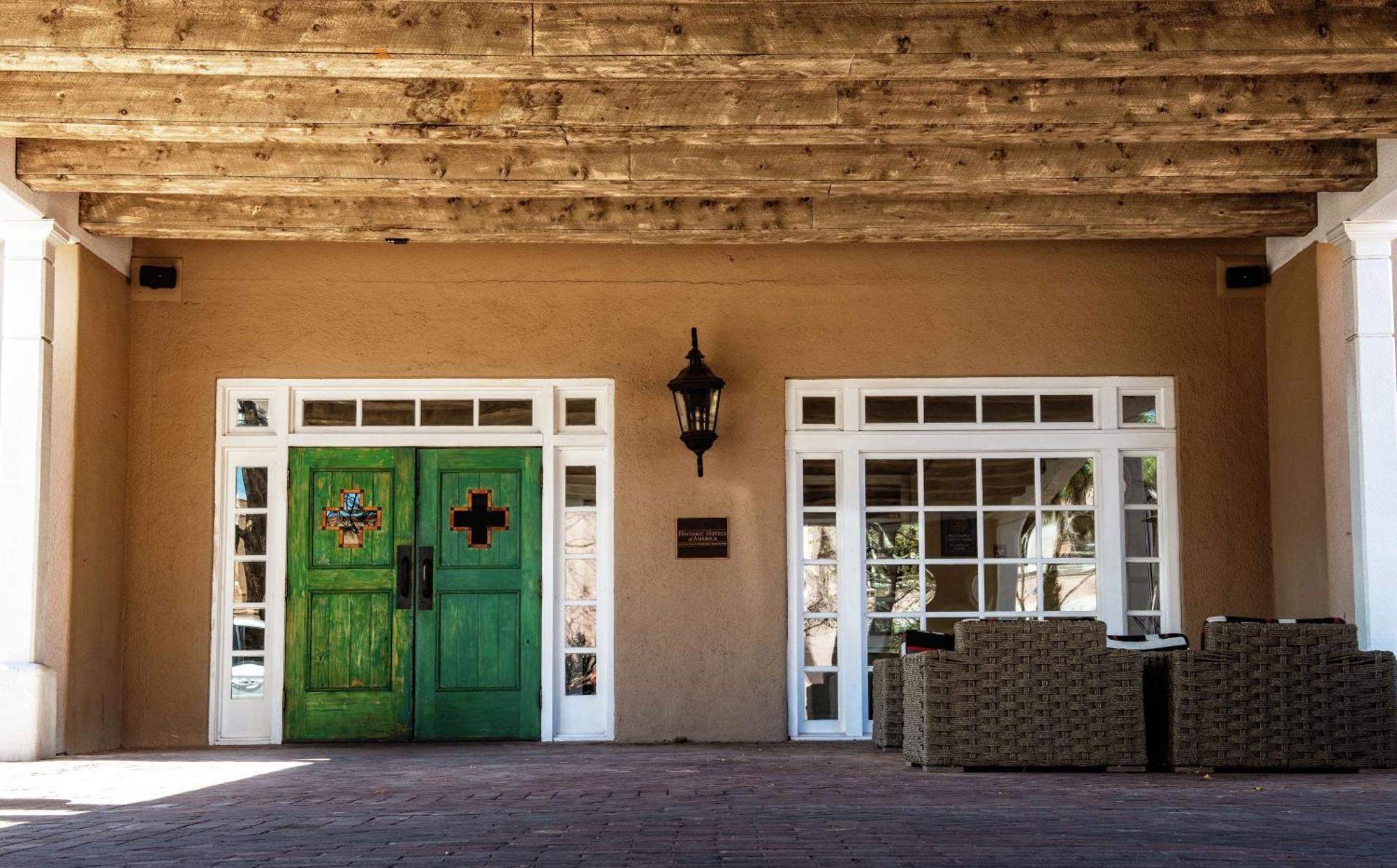 Отель Hilton Santa Fe Historic Plaza Экстерьер фото